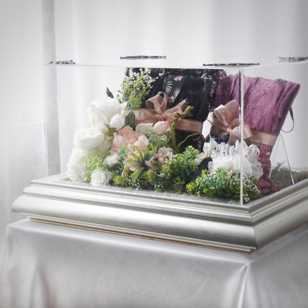 8 Potret seserahan Ali Syakieb untuk Margin Wieheerm, mewah dan elegan