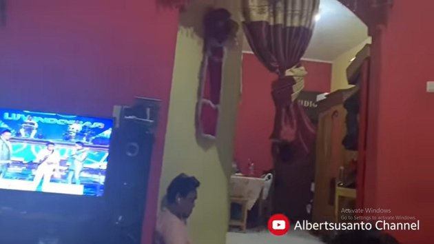 7 Potret rumah Irwan DA, punya ruang studio musik yang sederhana