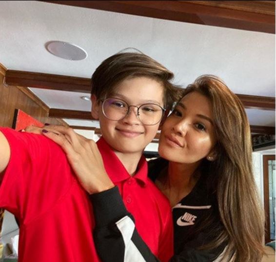 7 Pesona Farah Quinn tanpa makeup, parasnya curi perhatian