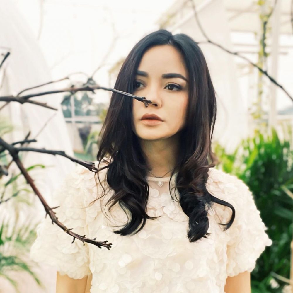 Ultah ke-32, ini 9 potret Gita Sinaga yang makin memesona