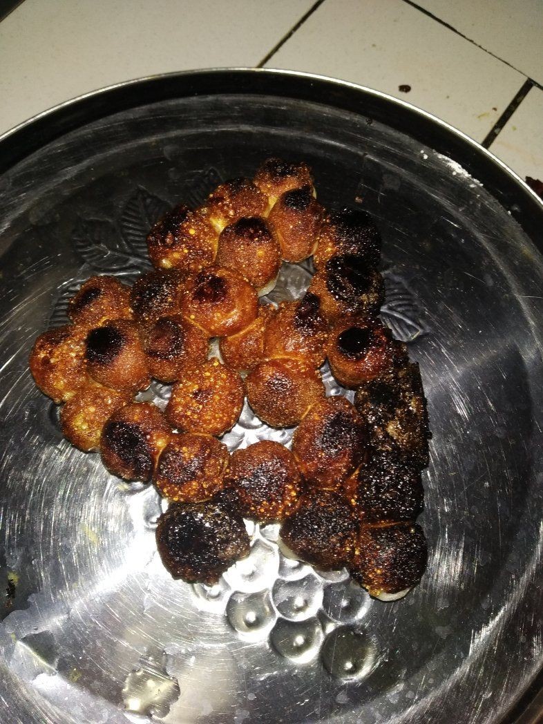 10 Momen absurd menggoreng cimol ini bikin mikir berulang kali