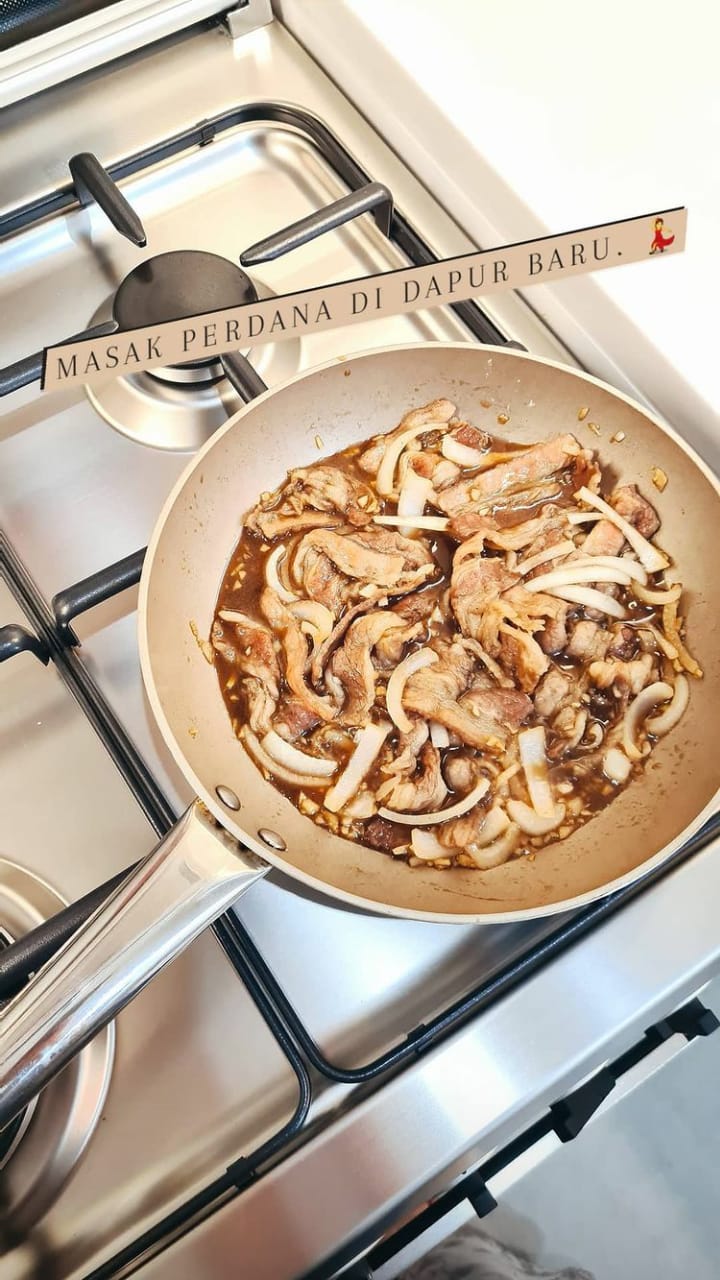 5 Potret dapur baru Karina Nadila, didesain serba putih