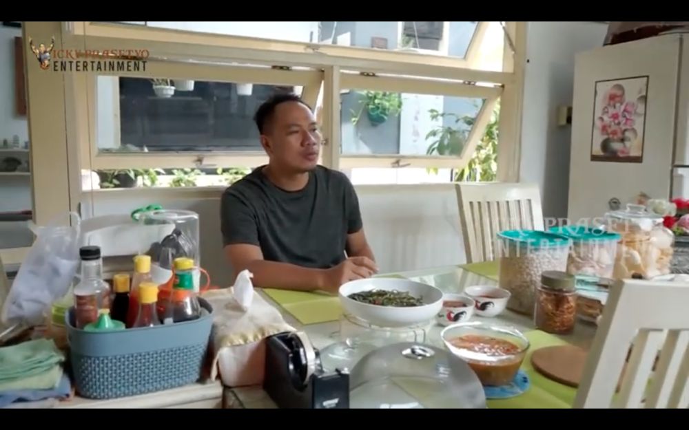 8 Penampakan rumah ibunda Kalina Ocktaranny, masuk gang sempit