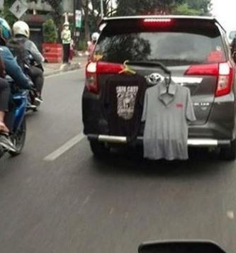 10 Tempat menjemur pakaian nggak biasa ini bikin tepuk jidat