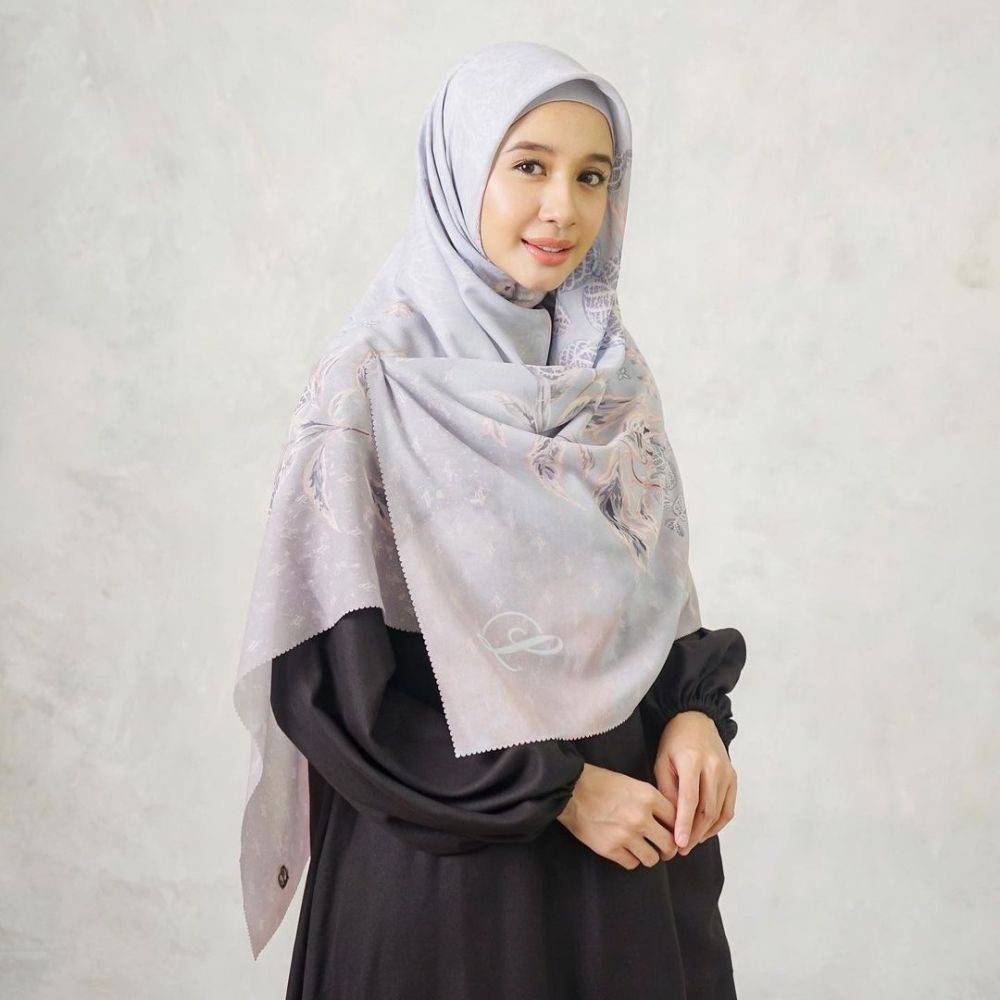 10 Potret terbaru Laudya Cynthia Bella dengan hijab syar'i