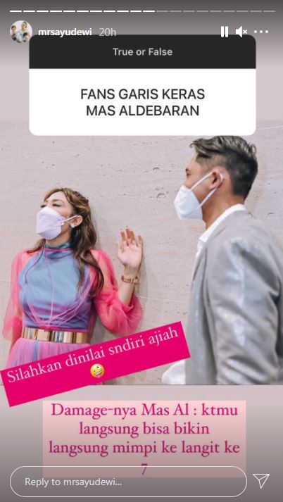 Fans garis keras Aldebaran, 10 unggahan halu Ayu Dewi ini bikin ngakak
