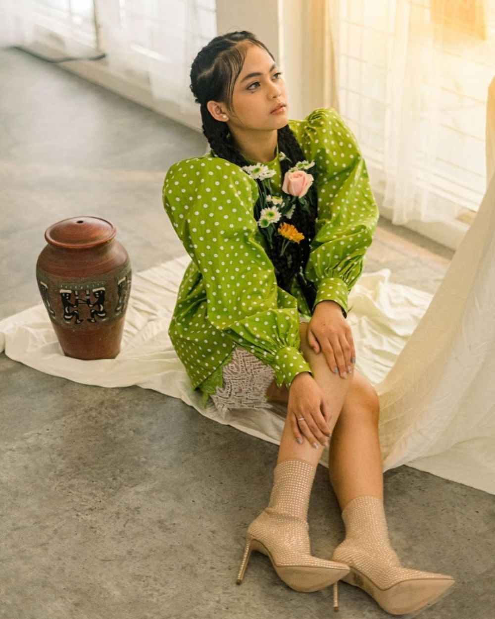 10 Gaya pemotretan Putri D'Academy dengan berbagai tema, memesona