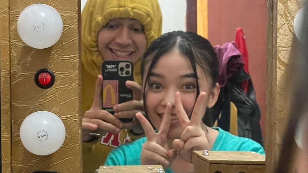 7 Potret kedekatan Dimas Ahmad dan Anneth Delliecia, syuting bareng