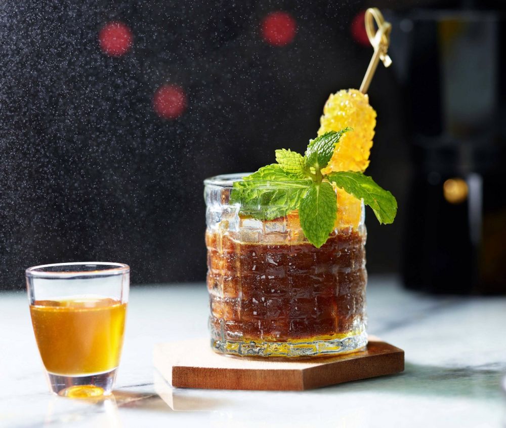 4 Racikan kopi yang punya citarasa unik, ada topping klepon