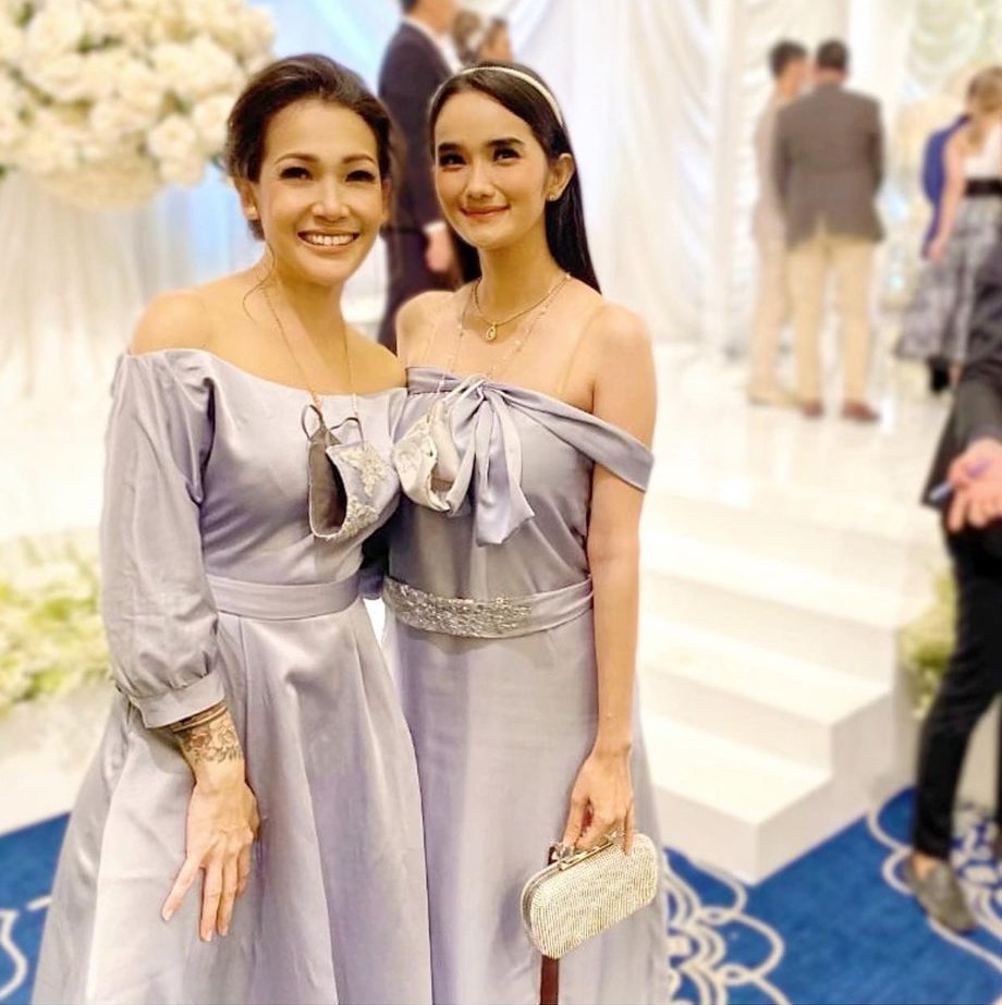 Gaya 10 pesinetron saat kondangan, Natasha Wilona curi perhatian