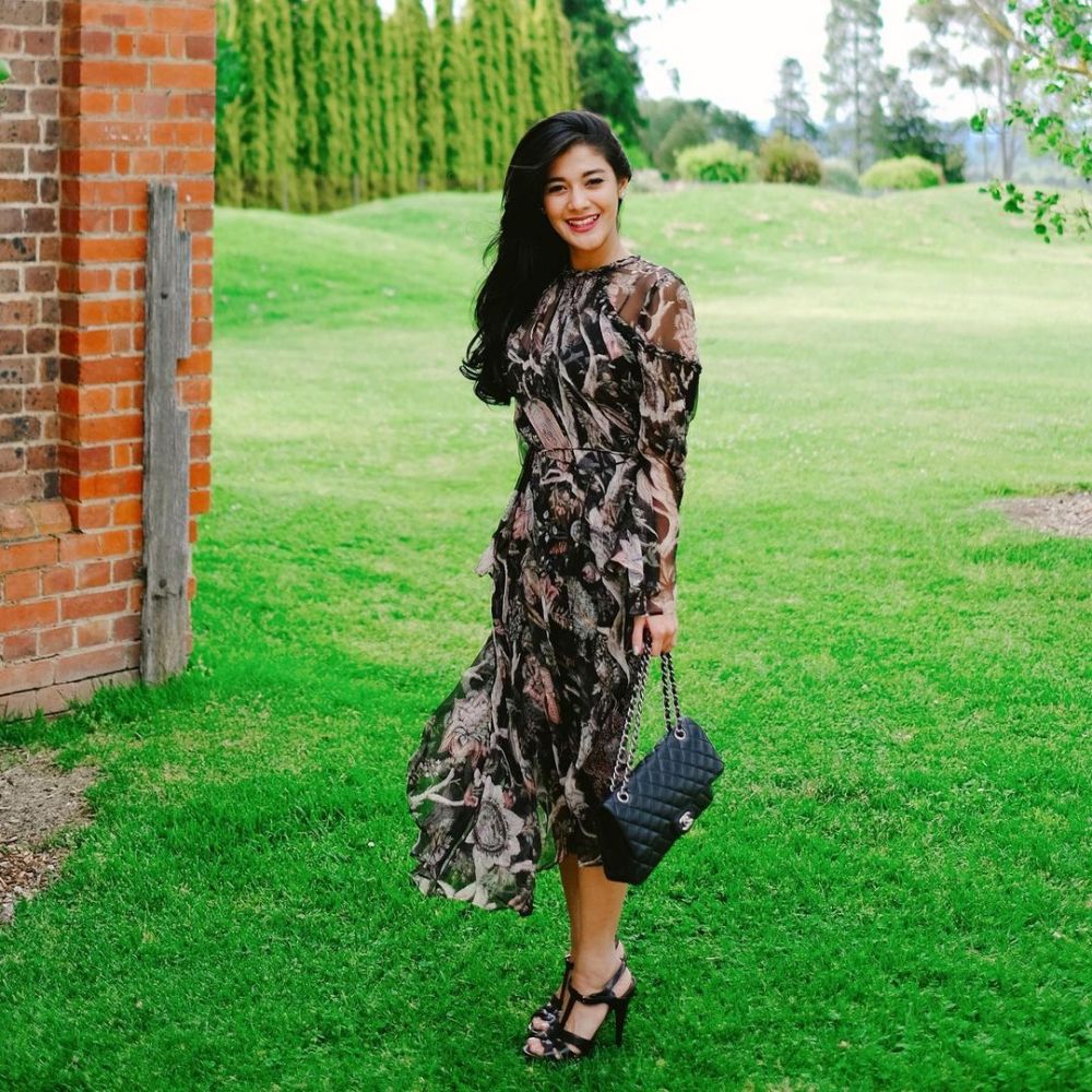 Gaya 10 pesinetron saat kondangan, Natasha Wilona curi perhatian