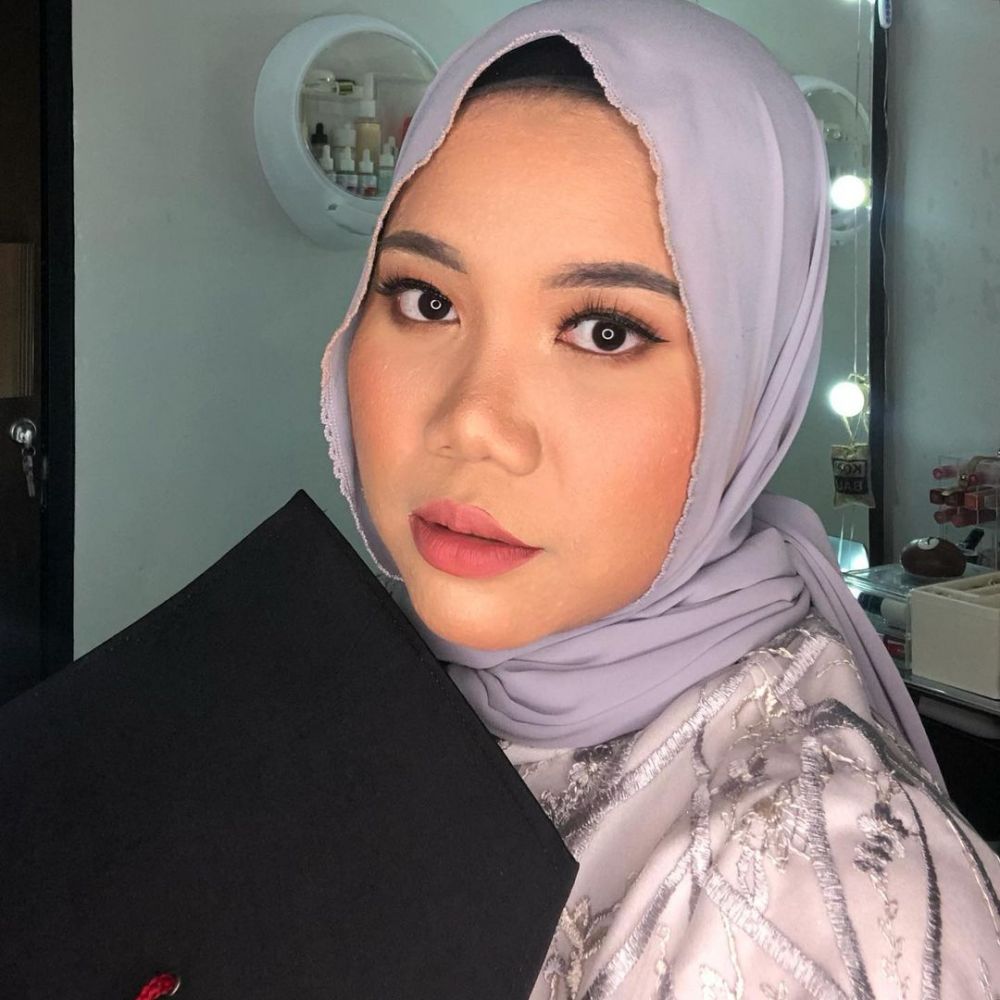 Ingat pasangan viral ini? Begini 10 foto terbaru Azhari yang manglingi