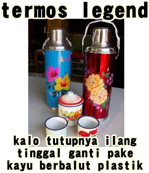 10 Meme lucu kenang peralatan rumah di era 90-an, bikin nostalgia