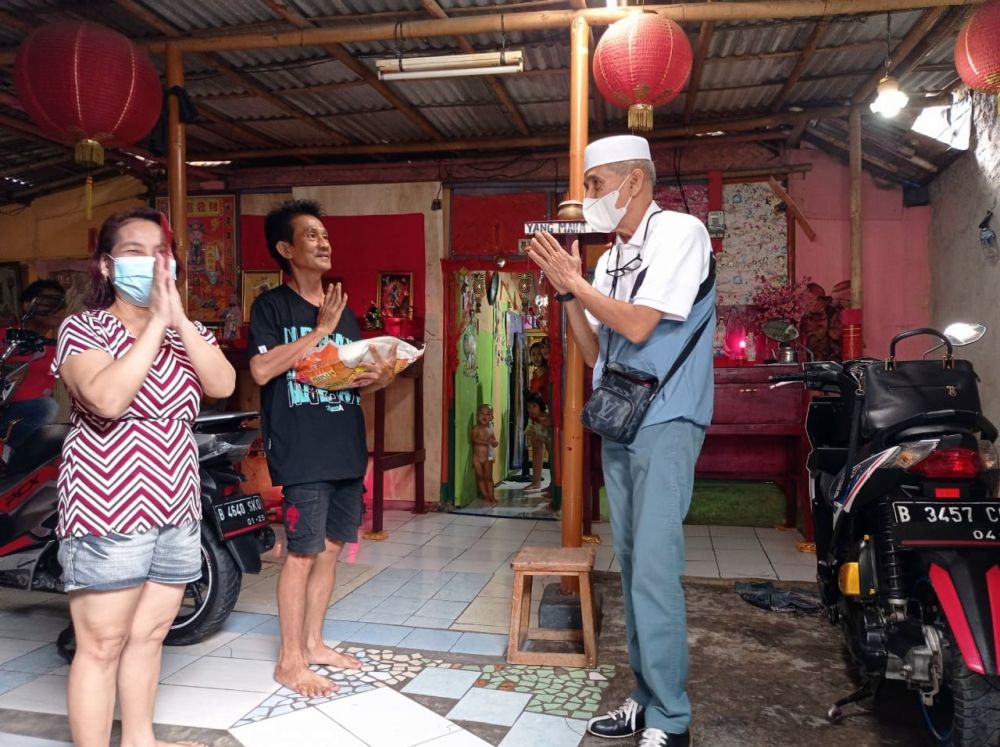Jelang Imlek, Habib Hasan Mulachela beri bantuan untuk warga Tionghoa