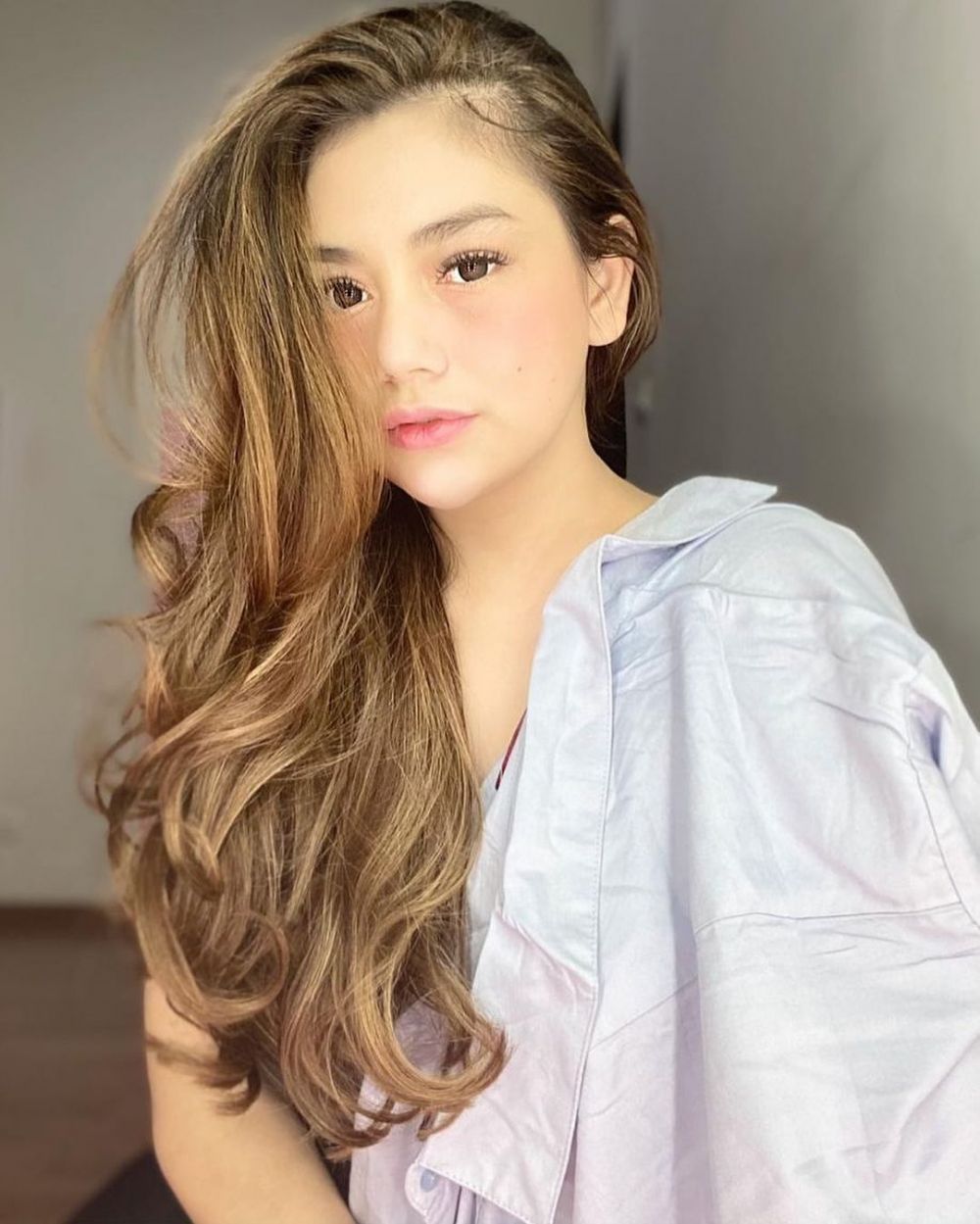 10 Potret Celine Evangelista tanpa makeup, bukti cantik natural