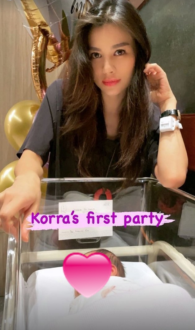 10 Momen Adinda Bakrie pasca lahiran, gelar pesta di kamar mewah