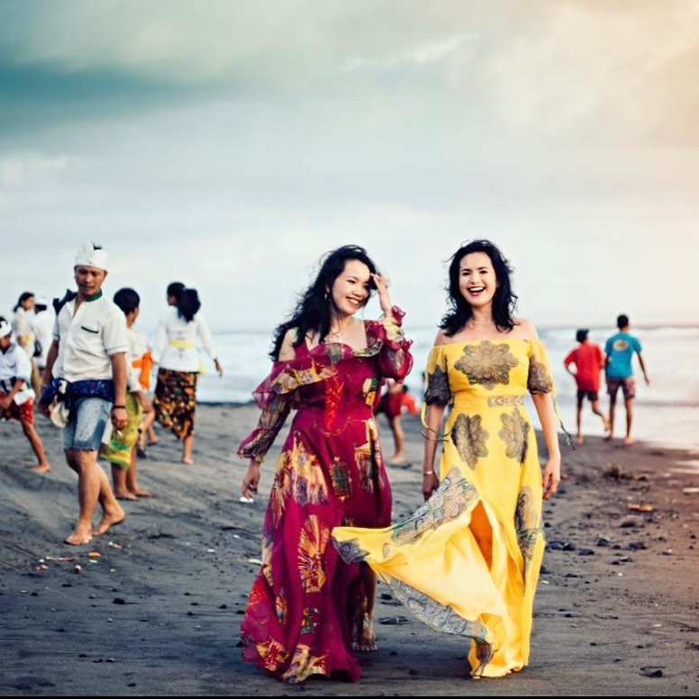 10 Potret Nunu Datau dan putrinya Azura Datau, bak seumuran