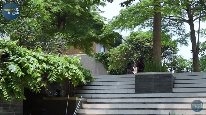 10 Potret rumah Irwan Hidayat bos Sido Muncul, bernuansa oriental