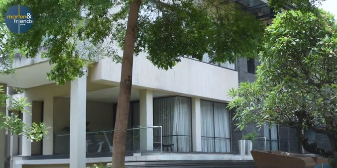 10 Potret rumah Irwan Hidayat bos Sido Muncul, bernuansa oriental