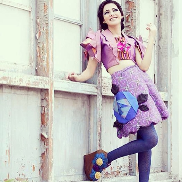 9 Gaya pemotretan Susan Sameh dengan berbagai tema, cantik nan elegan