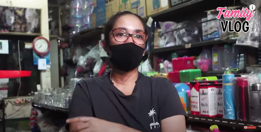 15 Momen Ussy Sulistiawaty kalap belanja di pasar, habis jutaan rupiah