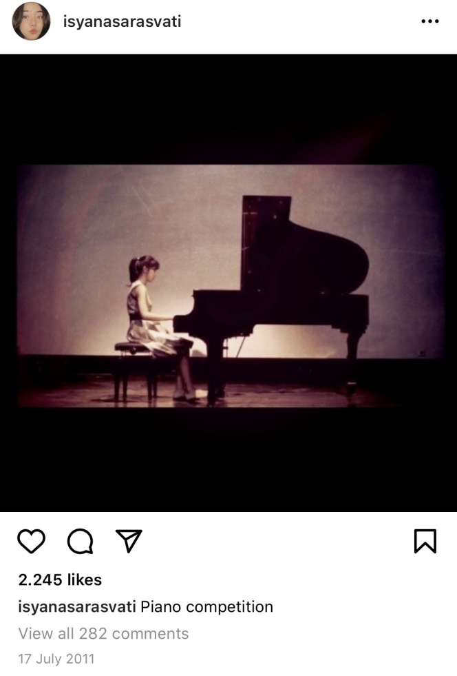 Postingan pertama 10 penyanyi cantik di Instagram, ikonik abis