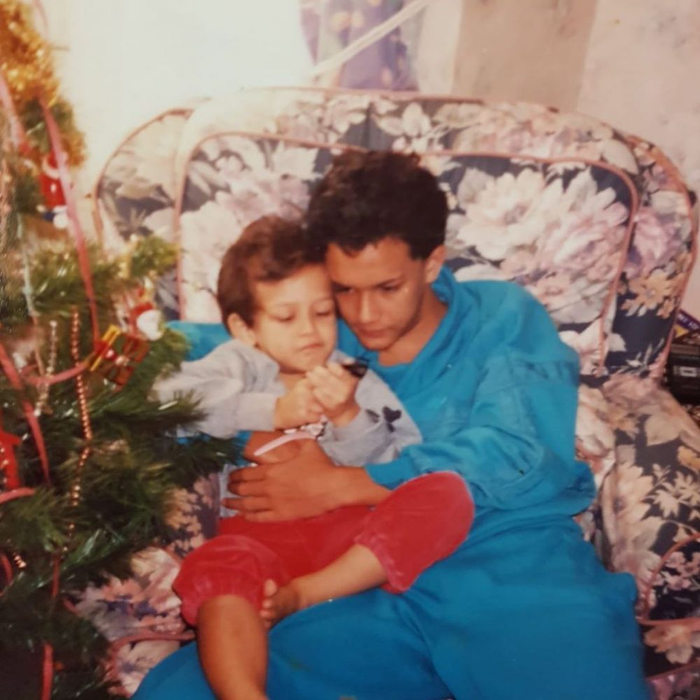 8 Potret masa kecil Dimas Beck, wajah bulenya curi perhatian