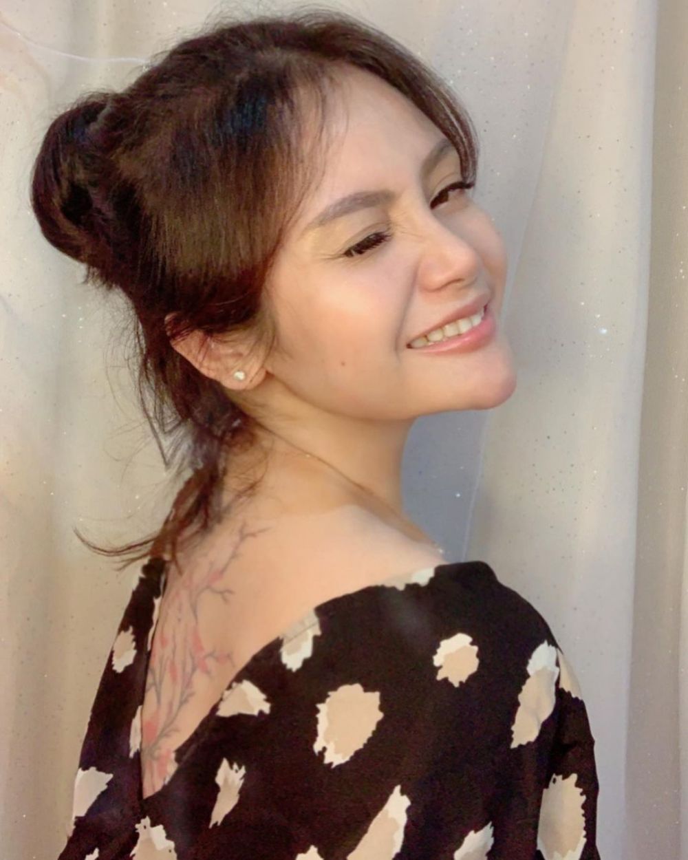 8 Potret Mawar AFI tak sengaja pamer tato, bikin salfok