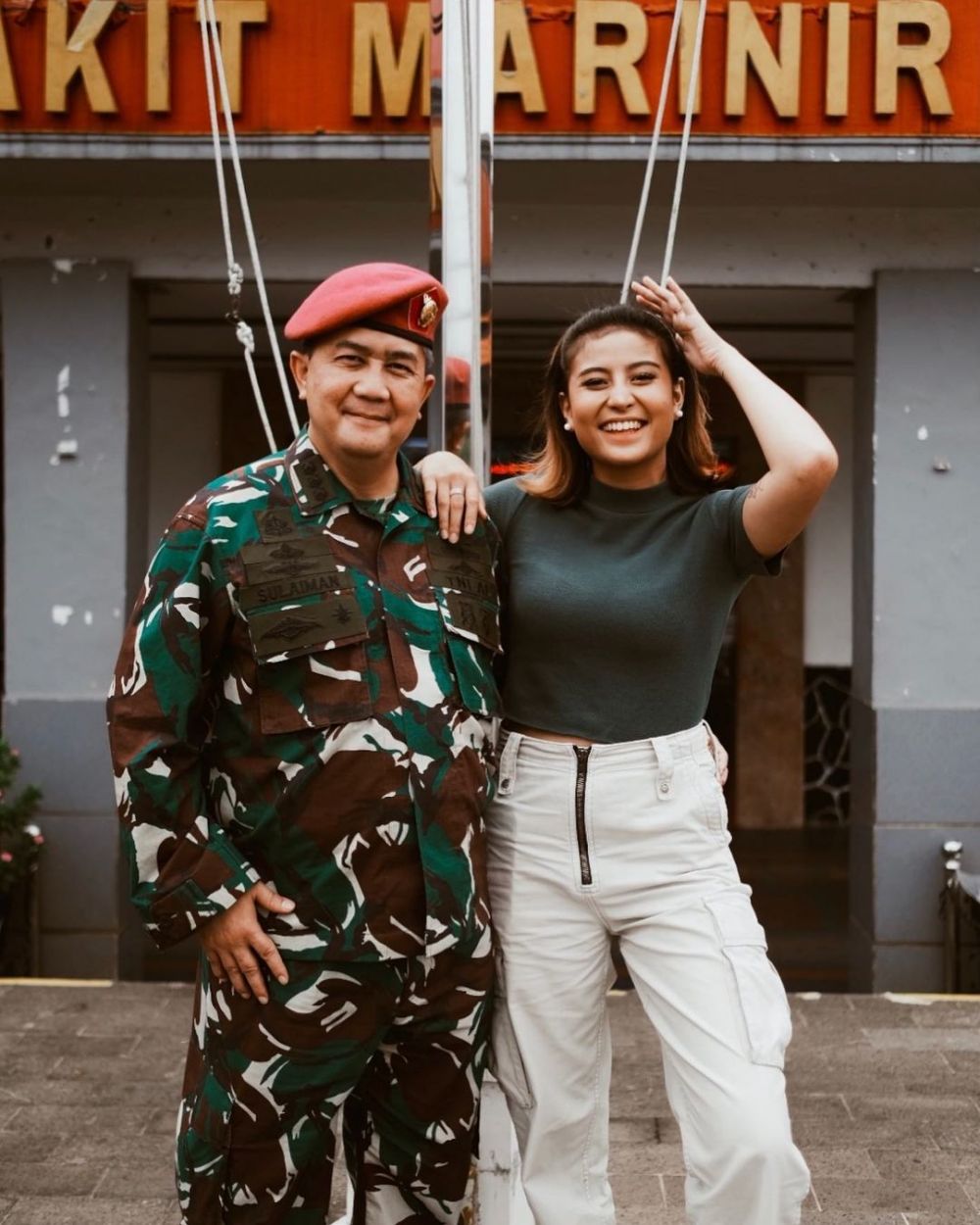 Jarang tersorot, ini potret hangat 8 selebgram bareng ayahnya