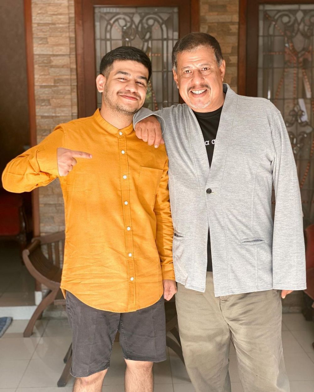Jarang tersorot, ini potret hangat 8 selebgram bareng ayahnya