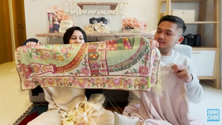 10 Potret isi seserahan pernikahan Kesha Ratuliu, simpel tapi elegan