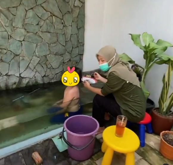 10 Potret rumah Ferry Maryadi, garasinya curi perhatian