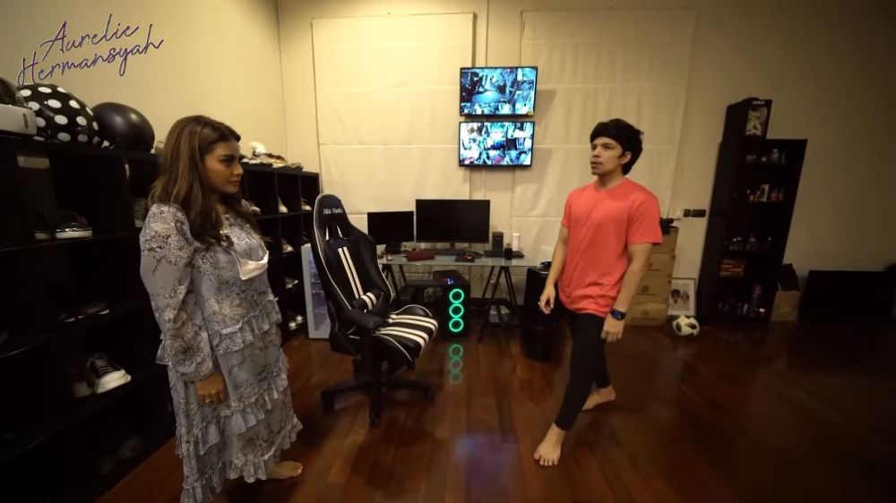 10 Potret kamar Atta Halilintar di rumah baru, sepatunya bikin melongo