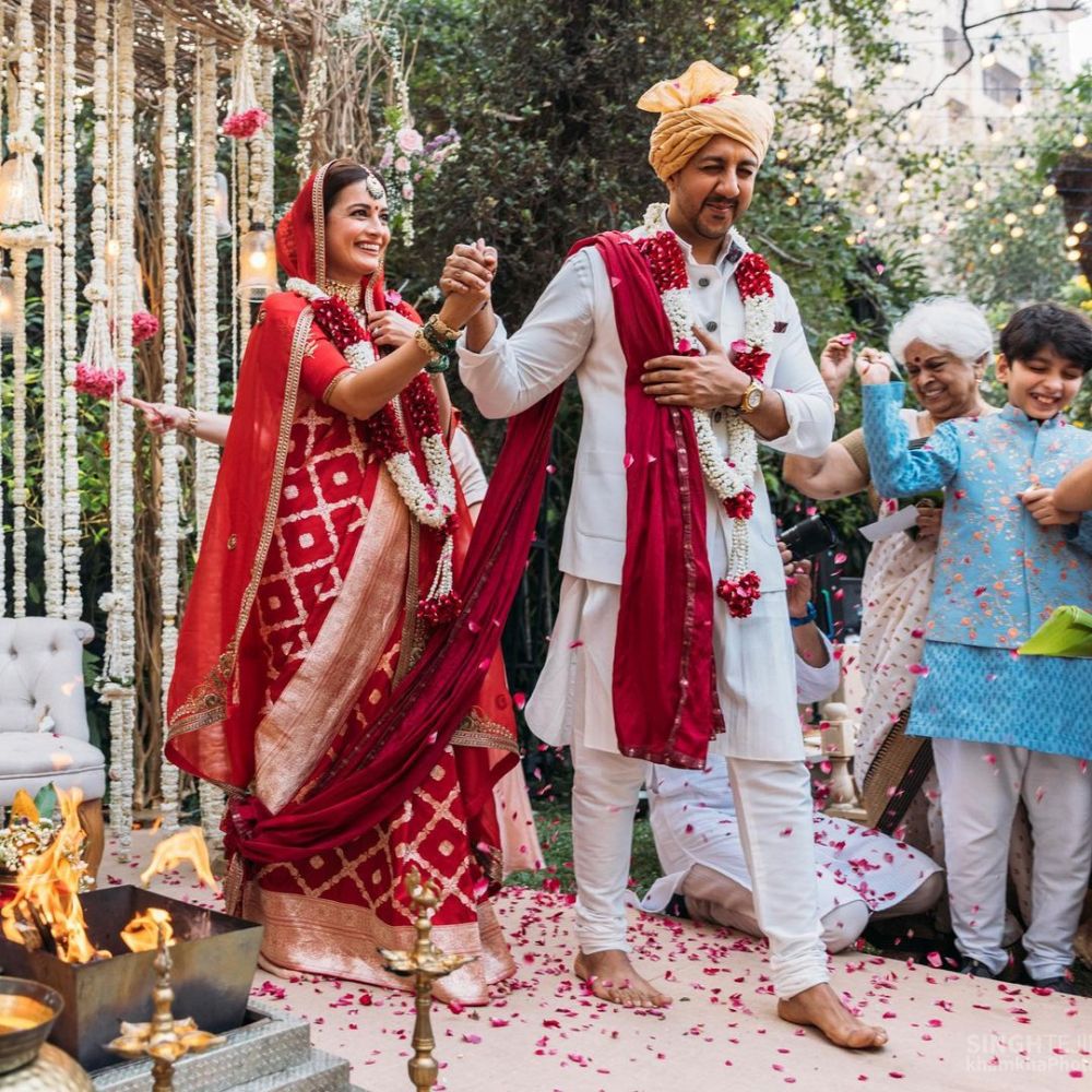 7 Potret pernikahan artis Bollywood Dia Mirza kedua kalinya, meriah
