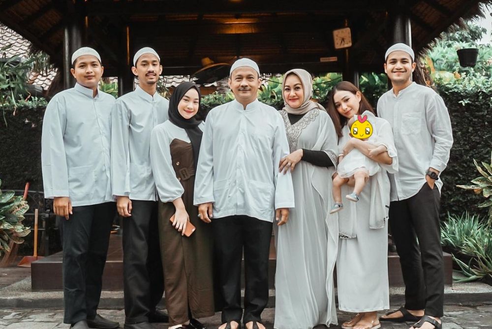 10 Pesona Ratna Kaidah, putri Adi Bing Slamet yang jadi seleb TikTok