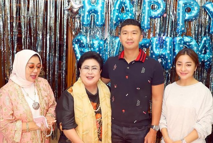 10 Momen perayaan ultah Indra Priawan, meriah dan penuh kehangatan