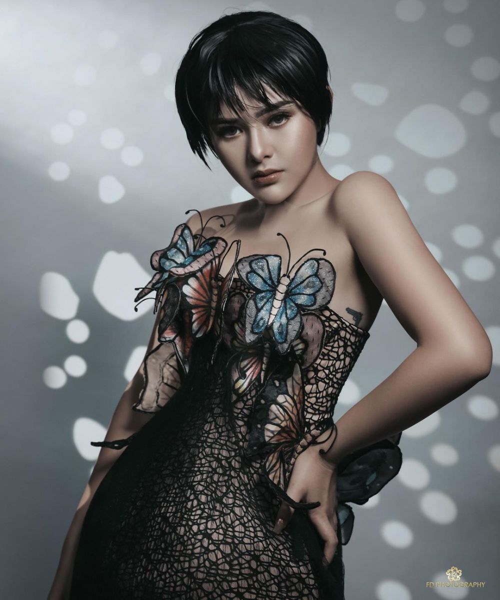 Lekat dengan citra kalem, 10 pemotretan Amanda Manopo ini jadi sorotan