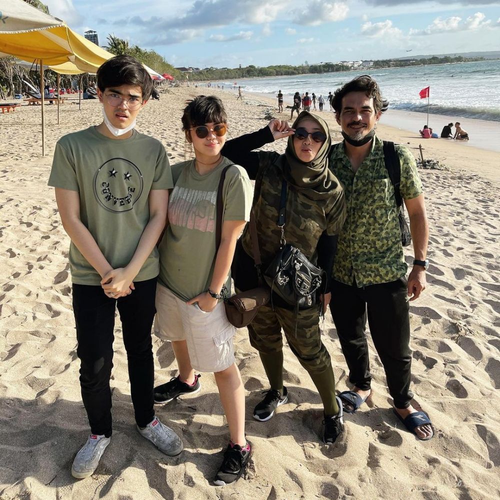 Potret ganteng 10 anak artis sinetron yang tak eksis di dunia hiburan