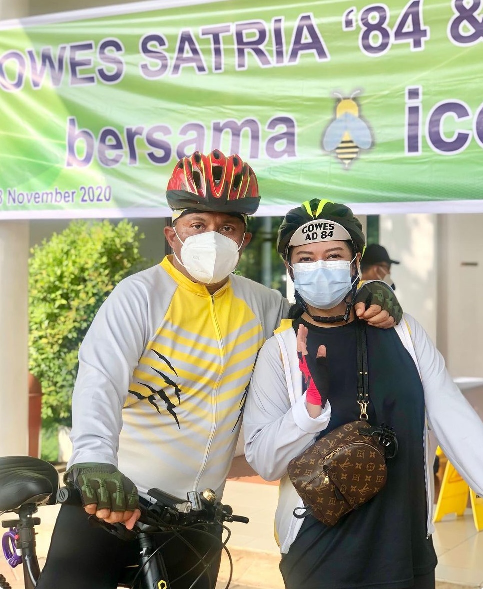 10 Gaya Bella Saphira sepedaan, penampilan naturalnya curi perhatian