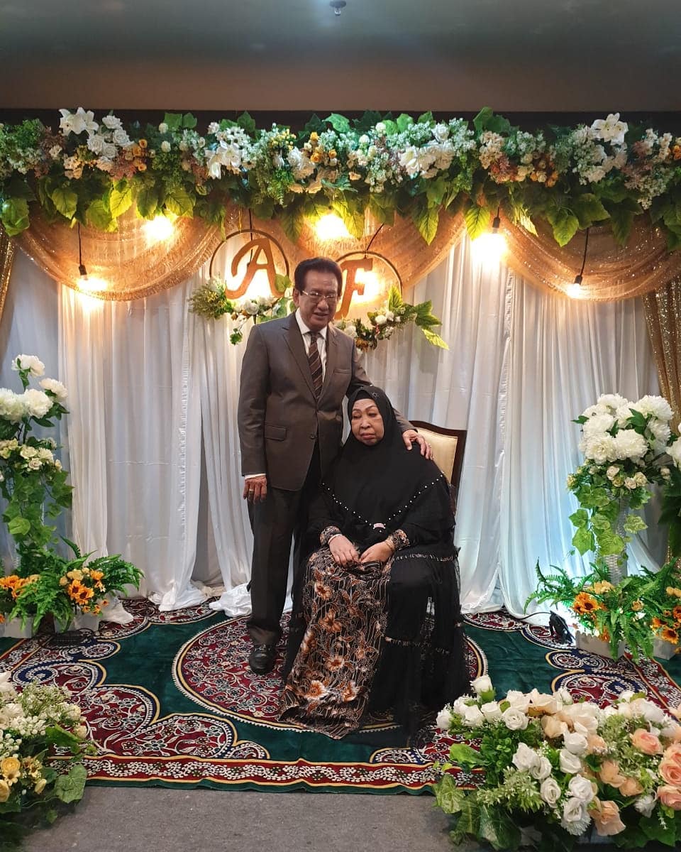 7 Momen Anwar Fuady & istri rayakan ultah pernikahan ke-50, romantis