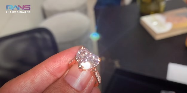 10 Momen Nagita Slavina dapat kado cincin berlian, harganya fantastis