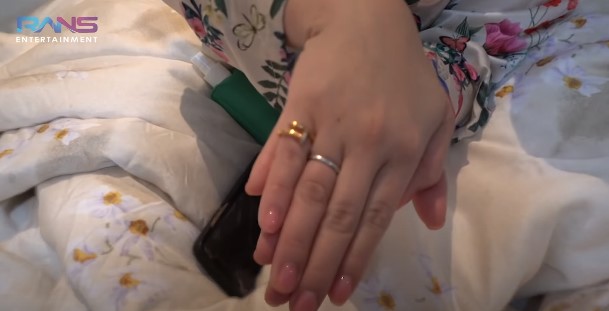 10 Momen Nagita Slavina dapat kado cincin berlian, harganya fantastis