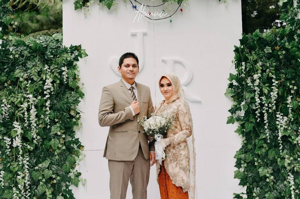 10 Potret terbaru Jojo 'Keong Racun' dan suami, sweet abis