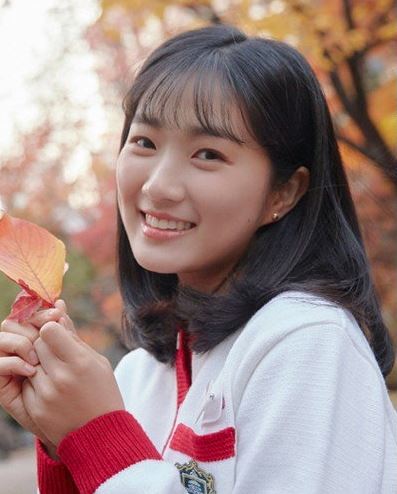 Momen 6 artis Korea tunjukan kado mi instan dari fans Indonesia, heboh