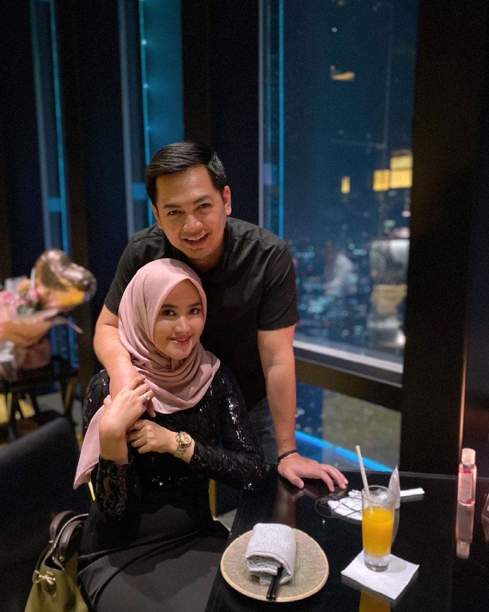 8 Momen Tommy Kurniawan rayakan wedding anniversary, berkaca-kaca