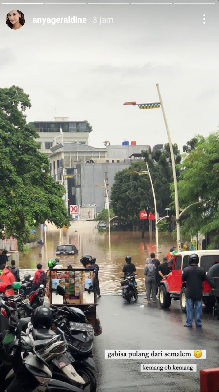 Cerita Anya Geraldine terjebak banjir, terpaksa mengungsi ke hotel
