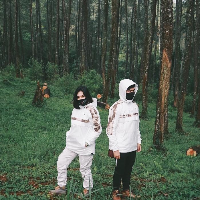 10 Potret kebersamaan Reza SMASH dan pacar baru, mesra abis