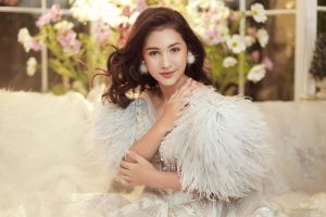 9 Gaya pemotretan Sandrinna Michelle pakai gaun princess, memesona