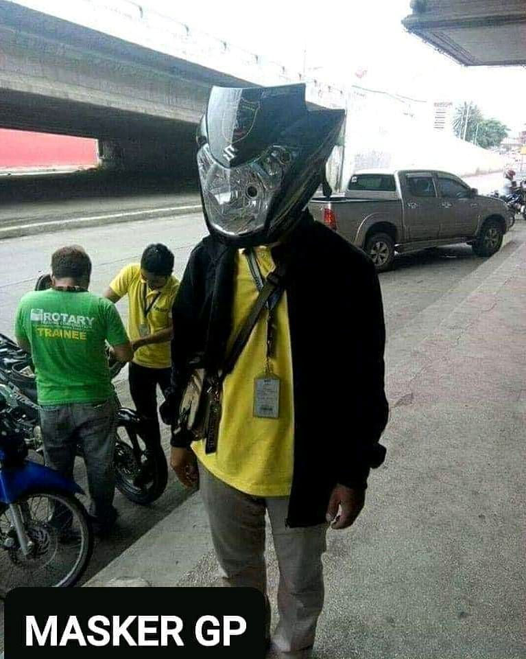 10 Masker ini punya bentuk nyeleneh, bikin tepuk jidat