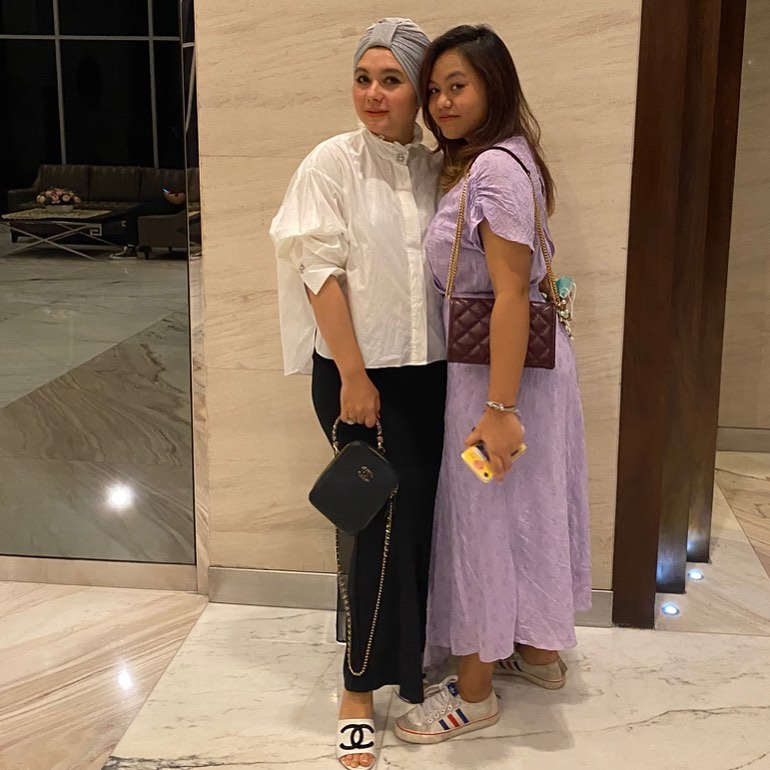 Viral foto siswi SMP di Masjid Istiqlal, kini jadi istri komedian top